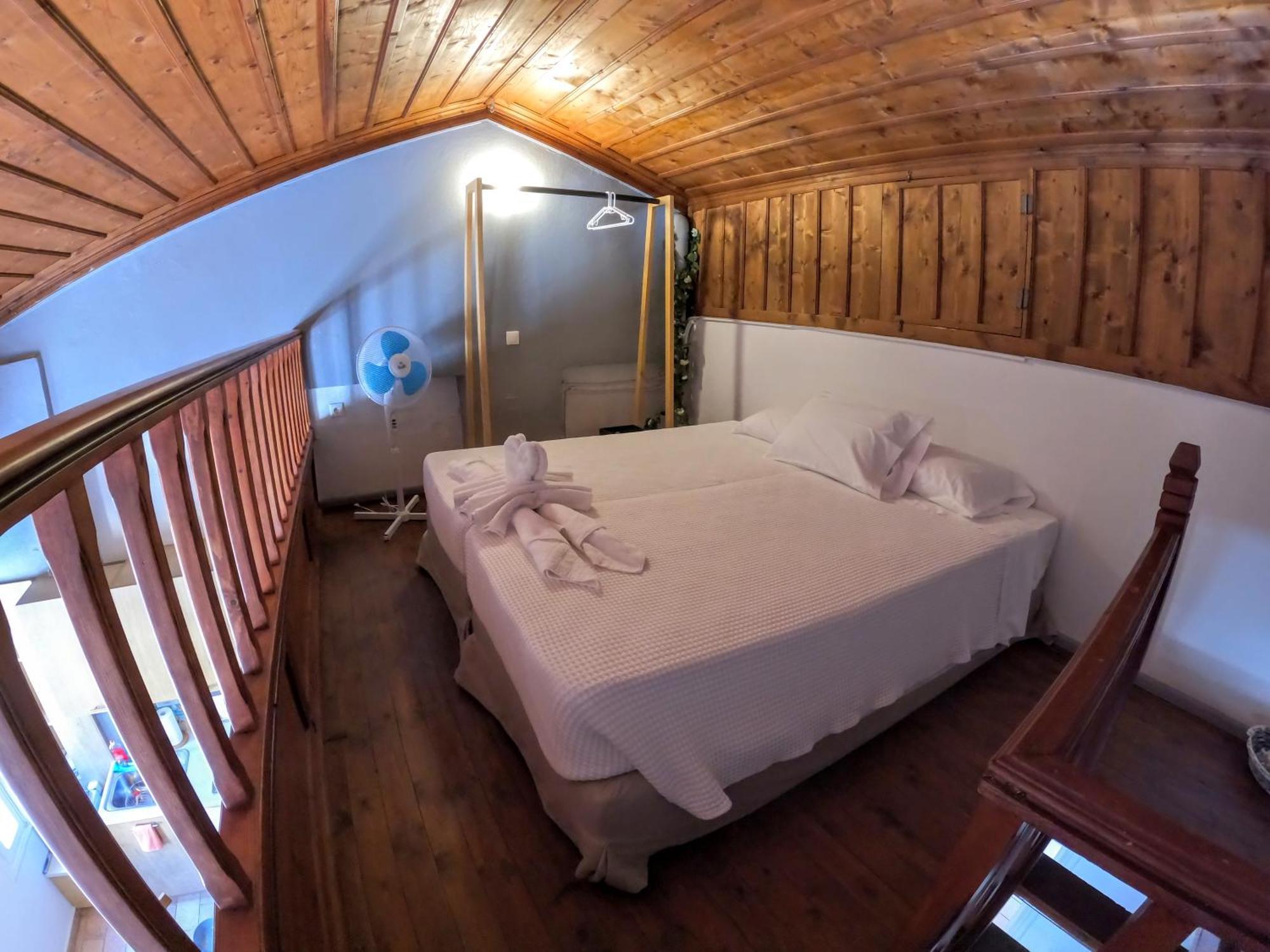 Cozy Apartments In Symi Center Bagian luar foto