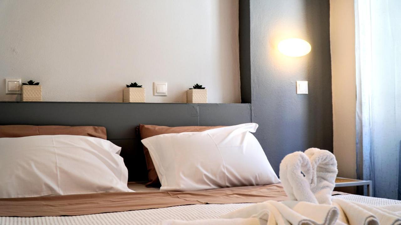 Cozy Apartments In Symi Center Bagian luar foto