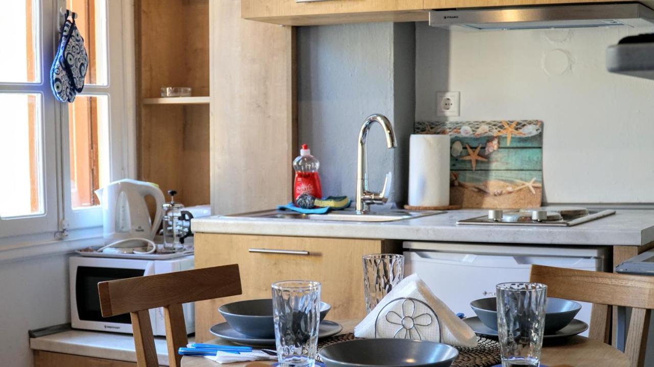 Cozy Apartments In Symi Center Bagian luar foto
