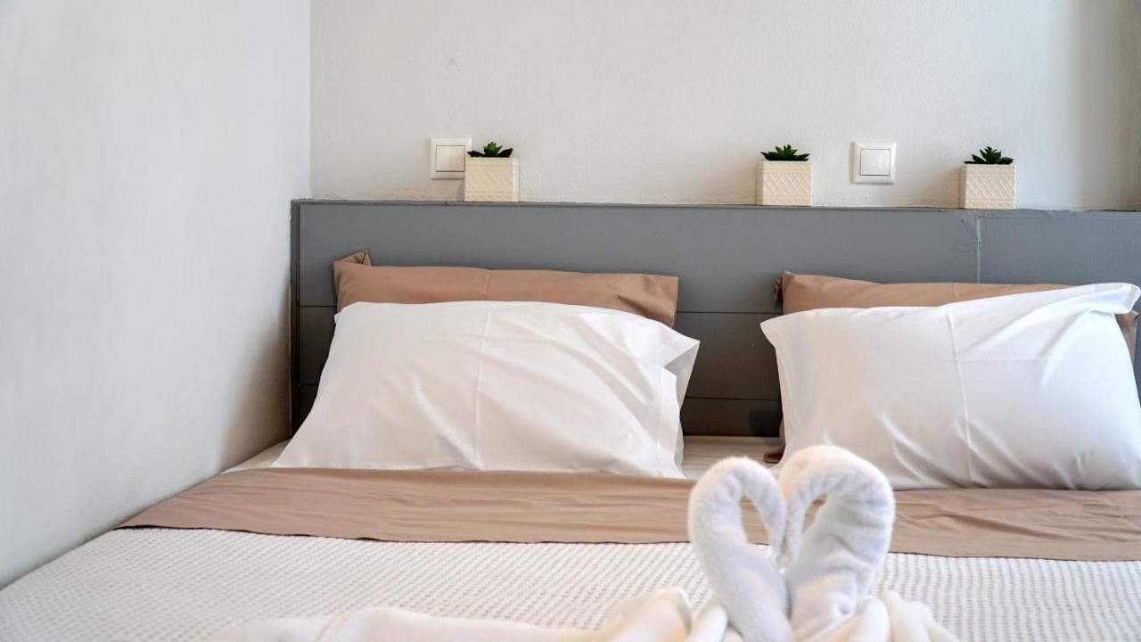 Cozy Apartments In Symi Center Bagian luar foto