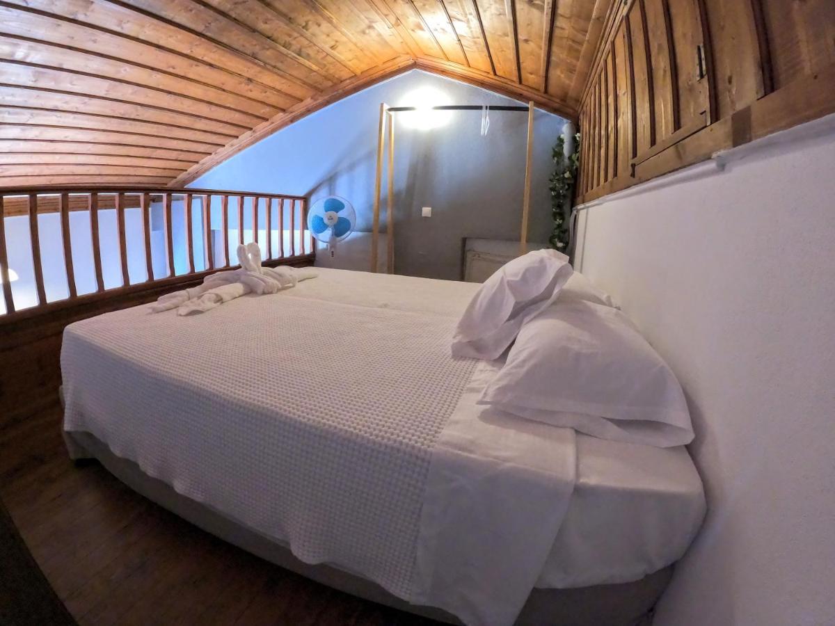 Cozy Apartments In Symi Center Bagian luar foto