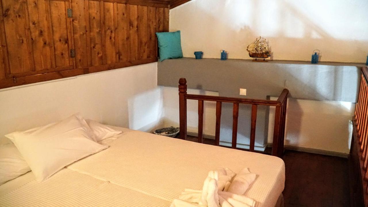 Cozy Apartments In Symi Center Bagian luar foto