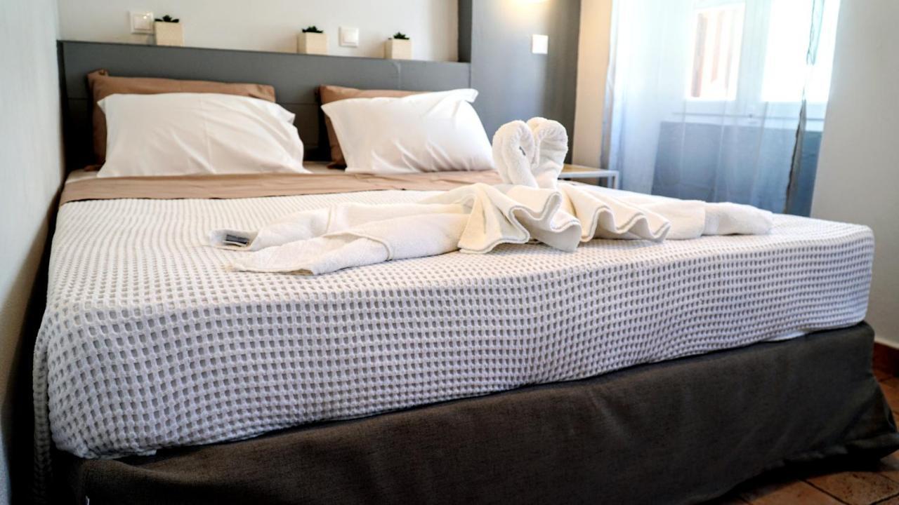 Cozy Apartments In Symi Center Bagian luar foto
