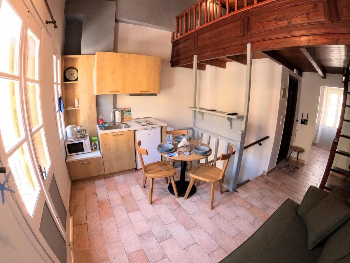 Cozy Apartments In Symi Center Bagian luar foto