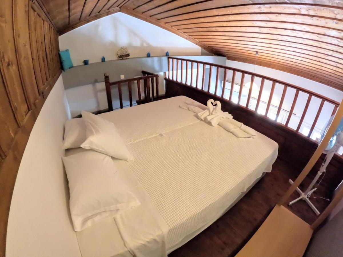 Cozy Apartments In Symi Center Bagian luar foto
