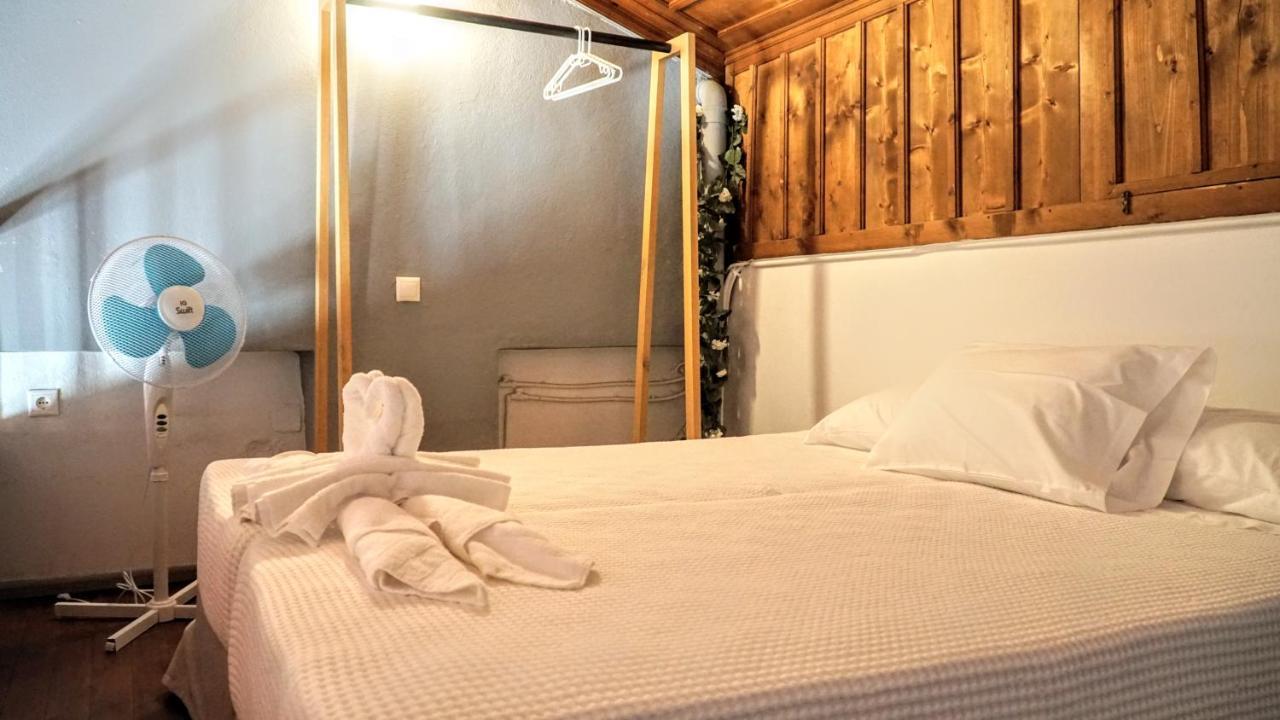 Cozy Apartments In Symi Center Bagian luar foto