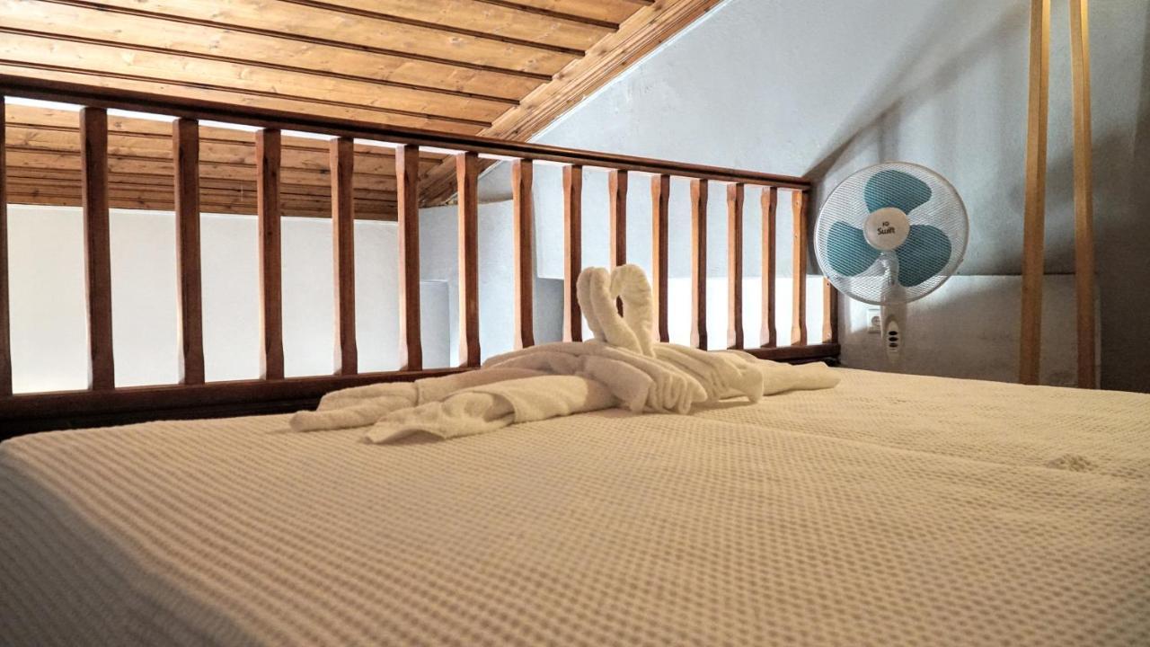 Cozy Apartments In Symi Center Bagian luar foto
