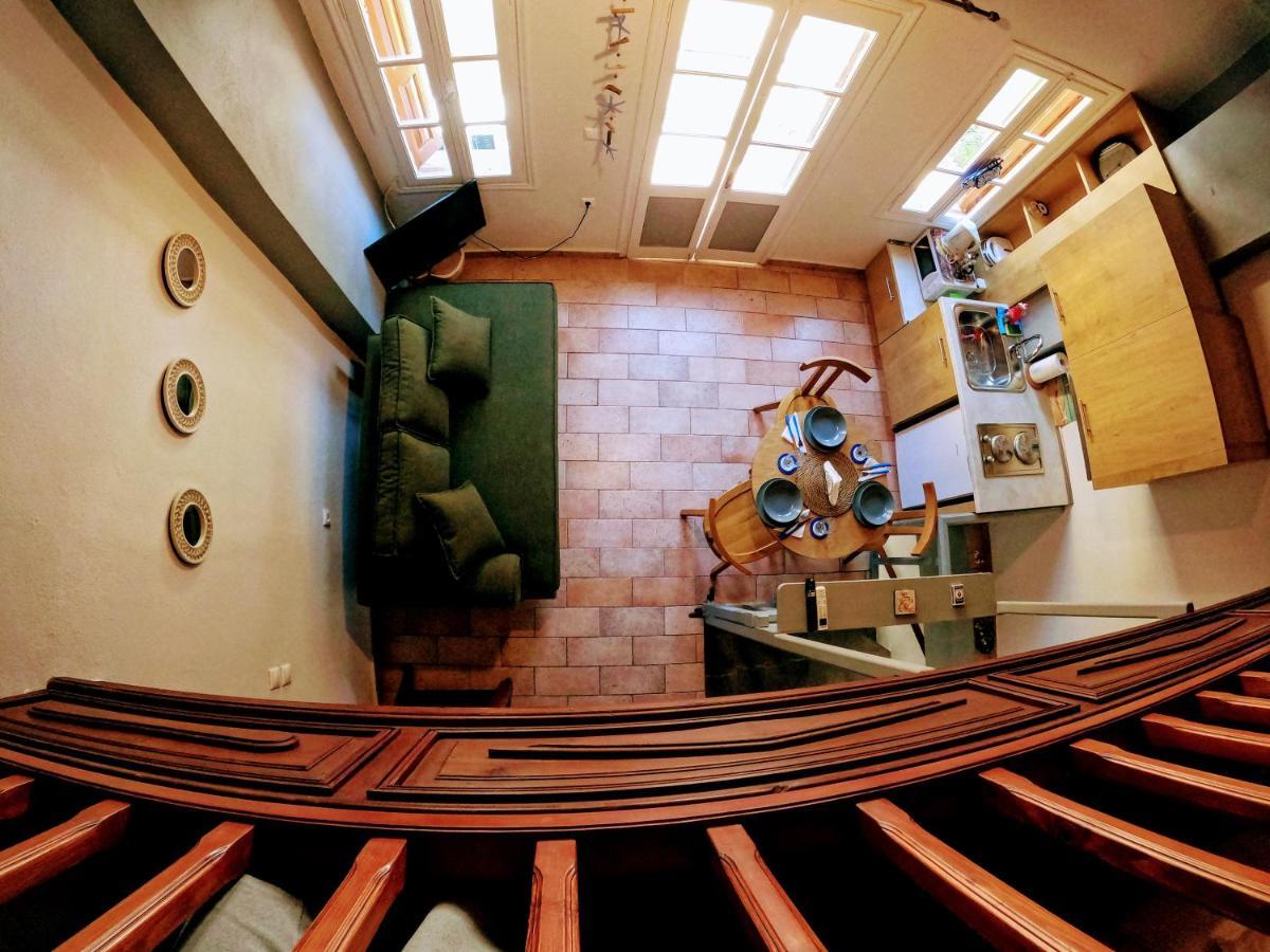 Cozy Apartments In Symi Center Bagian luar foto